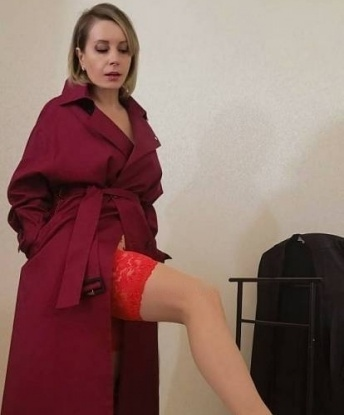 💋 Умею доставлять наслаждение и ощутить каждую твою тайну. 🌟 Запомни меня, я знаю, как сделать тебя счастливым. 😘 Живу в Москве, городе страсти и возможностей. 🌆 У меня есть фото, чтобы ты мог оценить мои очаровательные формы. 📸 Встреча со мной - это незабываемый опыт, от которого ты захочешь снова и снова. 💫 Не жди, позвони мне прямо сейчас, и я превратю твою фантазию в реальность. 🔥😉 Галина