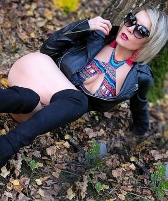 💋 Умею доставлять наслаждение и ощутить каждую твою тайну. 🌟 Запомни меня, я знаю, как сделать тебя счастливым. 😘 Живу в Москве, городе страсти и возможностей. 🌆 У меня есть фото, чтобы ты мог оценить мои очаровательные формы. 📸 Встреча со мной - это незабываемый опыт, от которого ты захочешь снова и снова. 💫 Не жди, позвони мне прямо сейчас, и я превратю твою фантазию в реальность. 🔥😉 Галина