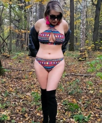💋 Умею доставлять наслаждение и ощутить каждую твою тайну. 🌟 Запомни меня, я знаю, как сделать тебя счастливым. 😘 Живу в Москве, городе страсти и возможностей. 🌆 У меня есть фото, чтобы ты мог оценить мои очаровательные формы. 📸 Встреча со мной - это незабываемый опыт, от которого ты захочешь снова и снова. 💫 Не жди, позвони мне прямо сейчас, и я превратю твою фантазию в реальность. 🔥😉 Галина