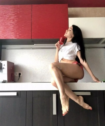 💋 Я креативная и внимательная девушка, готовая подарить тебе незабываемые моменты нашей встречи. ✨ Я опытная и умелая в сексе, и знаю, как доставить тебе наслаждение. У меня есть множество возможностей и услуг, которые я с радостью предоставлю тебе. 🌼 Мои фото говорят самыми лестными отзывами о моей внешности и привлекательности. Я уверена, что ты останешься доволен нашей встречей и захочешь вернуться ко мне снова и снова.💋💕 Кира